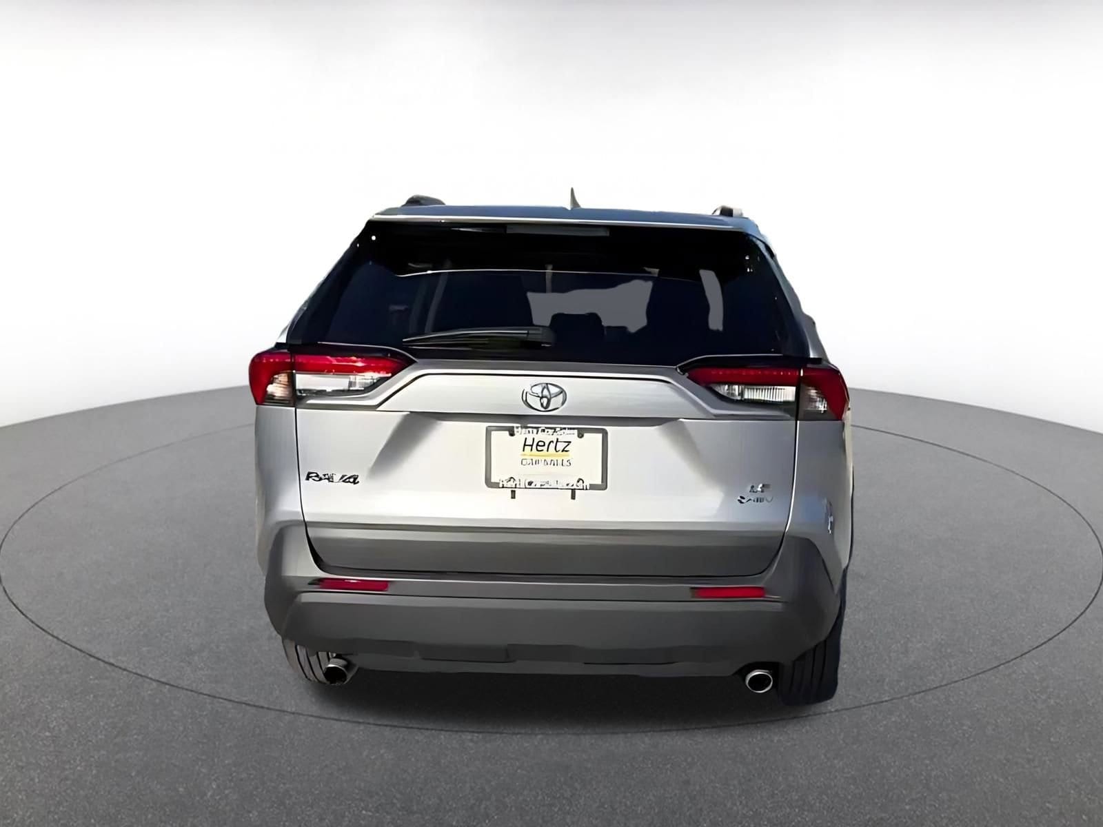 Thumbnail: 2025 Toyota RAV4 - 12