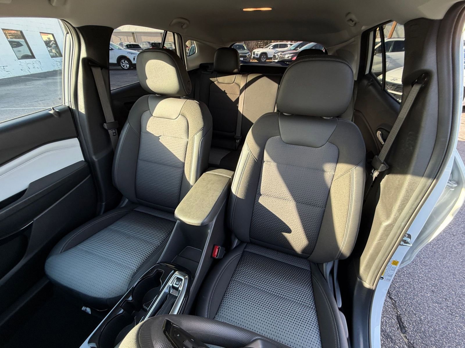 Thumbnail: 2025 Chevrolet Trax - 34