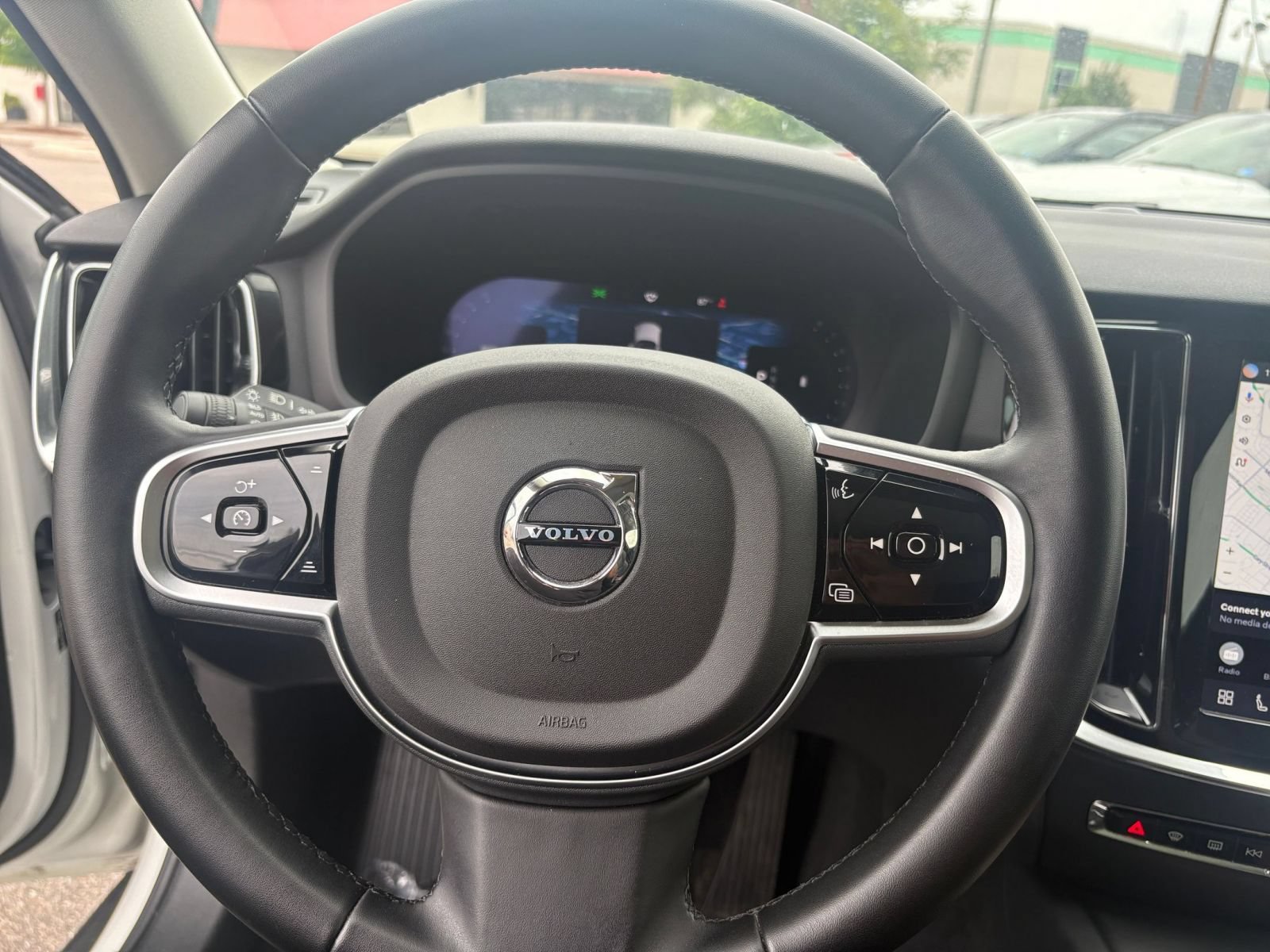 Thumbnail: 2025 Volvo S60 - 30