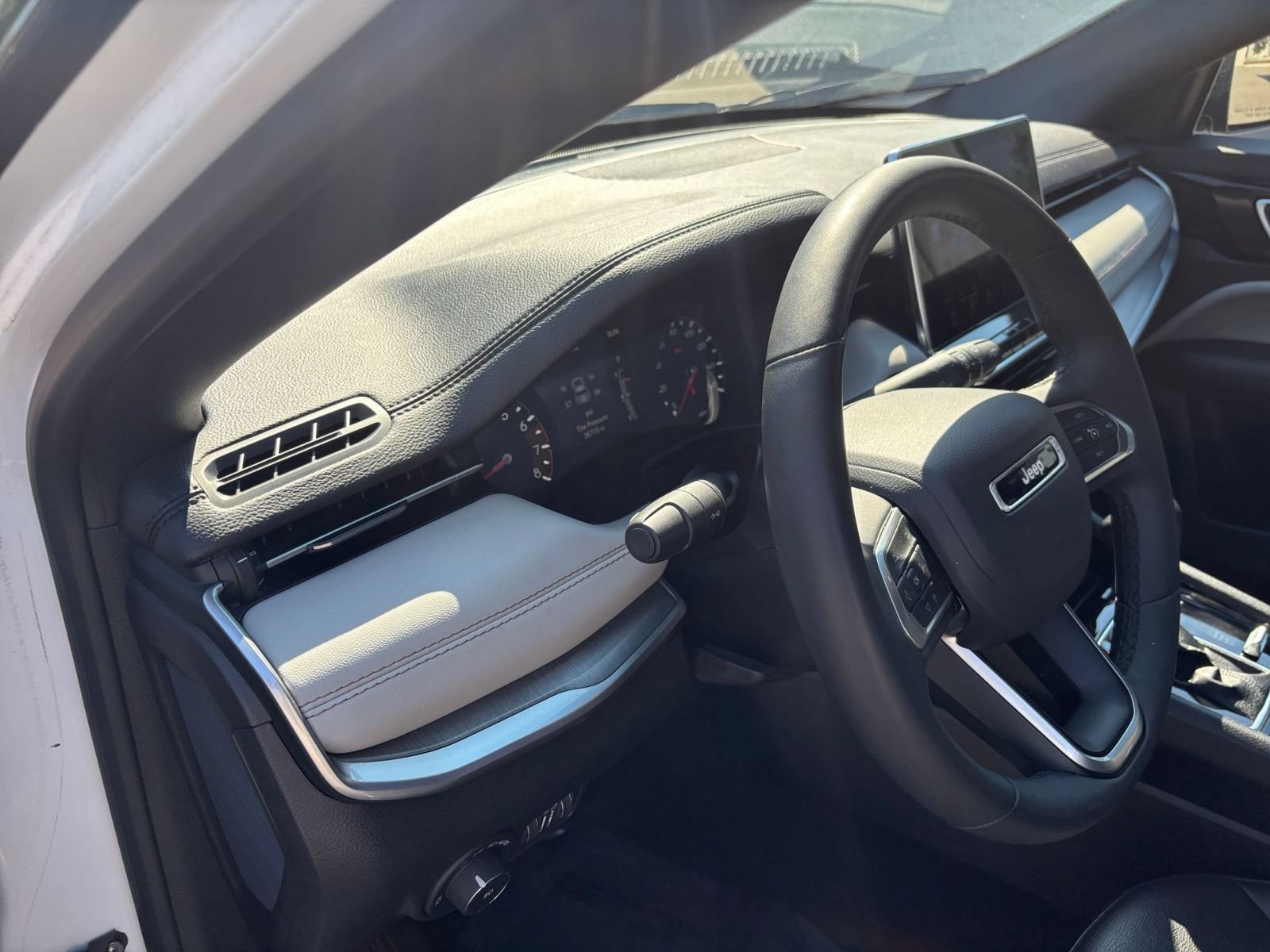 Thumbnail: 2025 Jeep Compass - 31