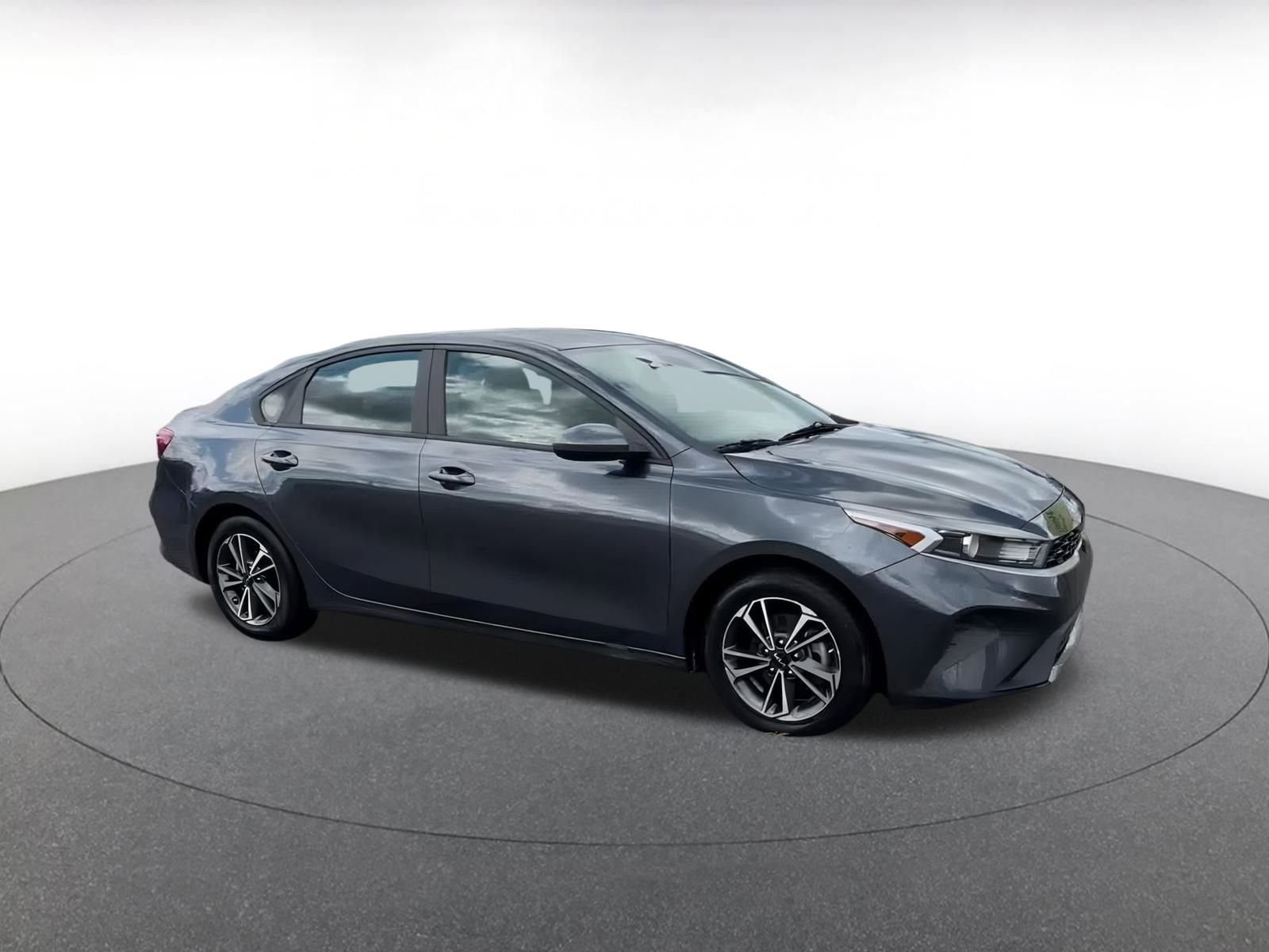 Thumbnail: 2023 Kia Forte - 2