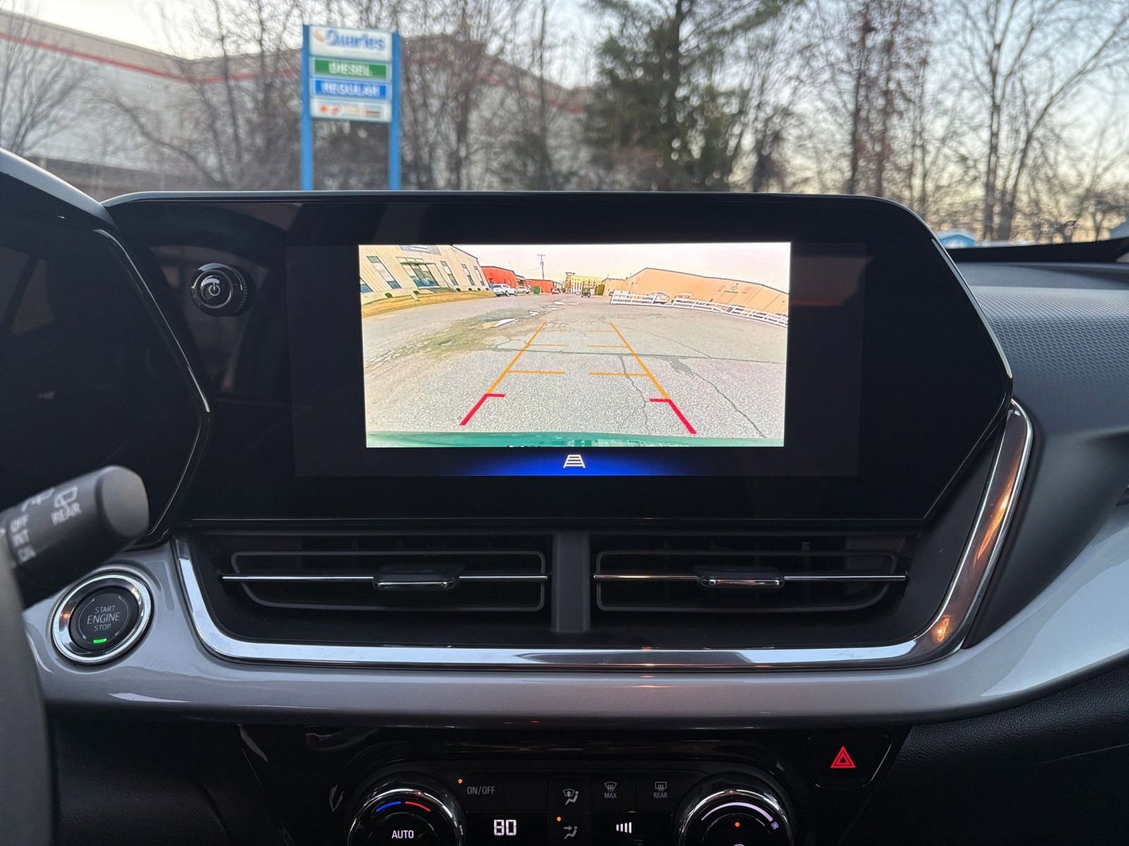 Thumbnail: 2025 Chevrolet Trax - 17