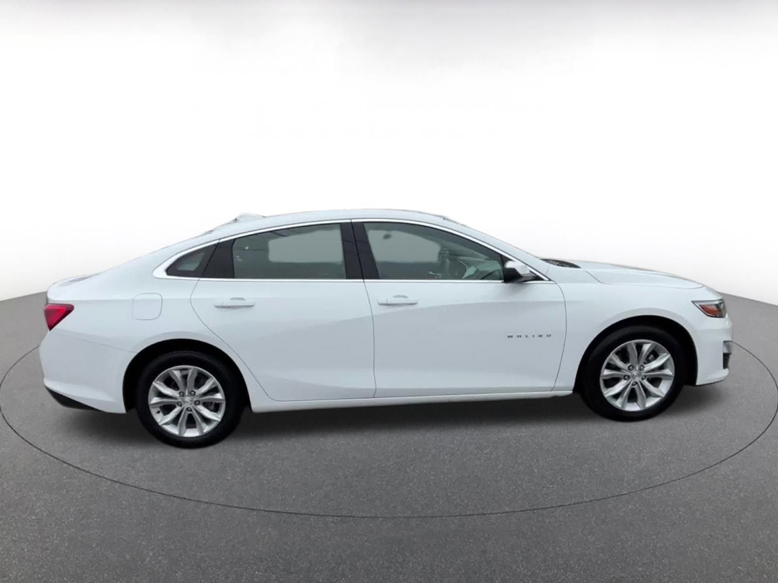 Thumbnail: 2024 Chevrolet Malibu - 16