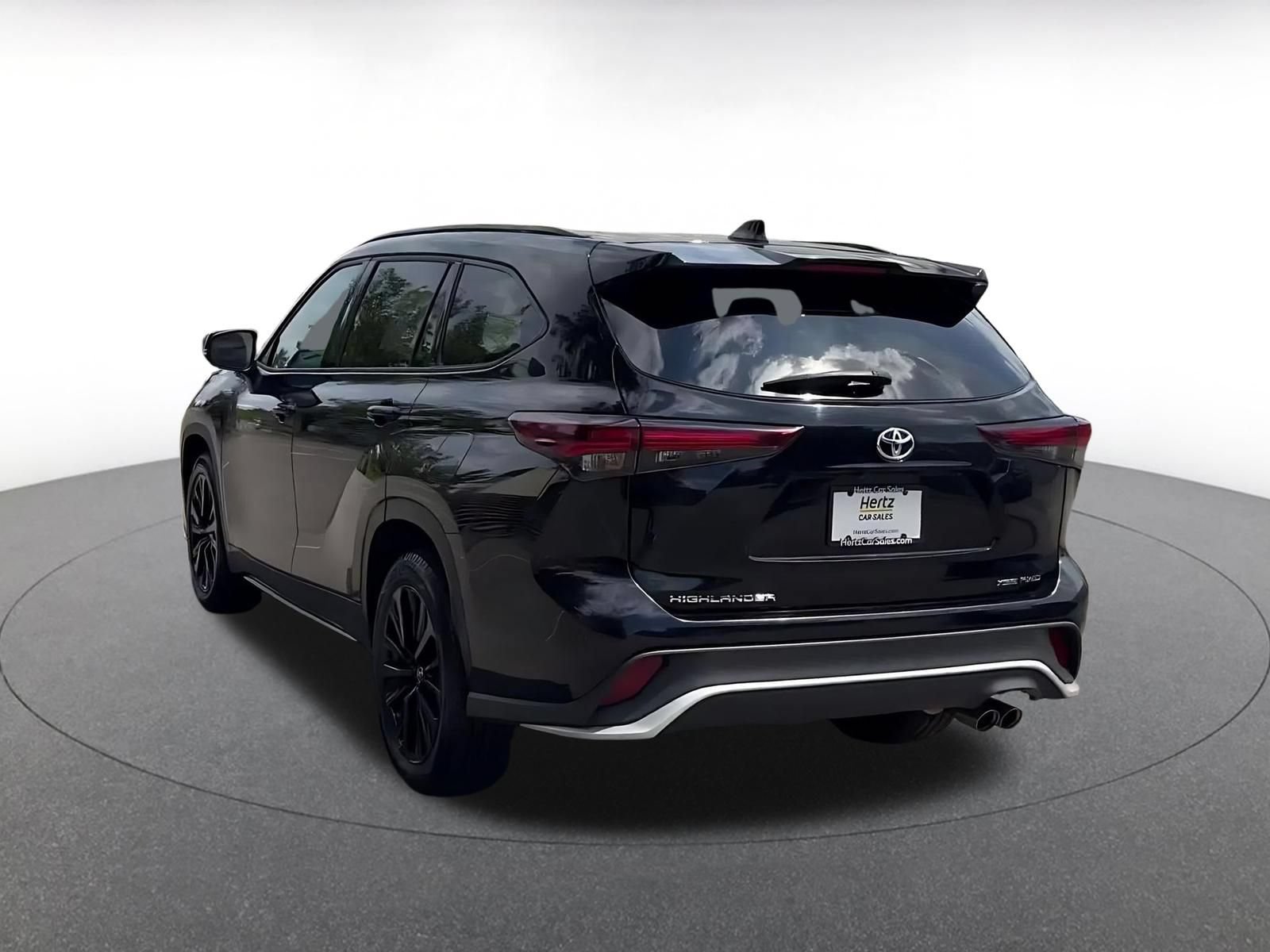 Thumbnail: 2024 Toyota Highlander - 11