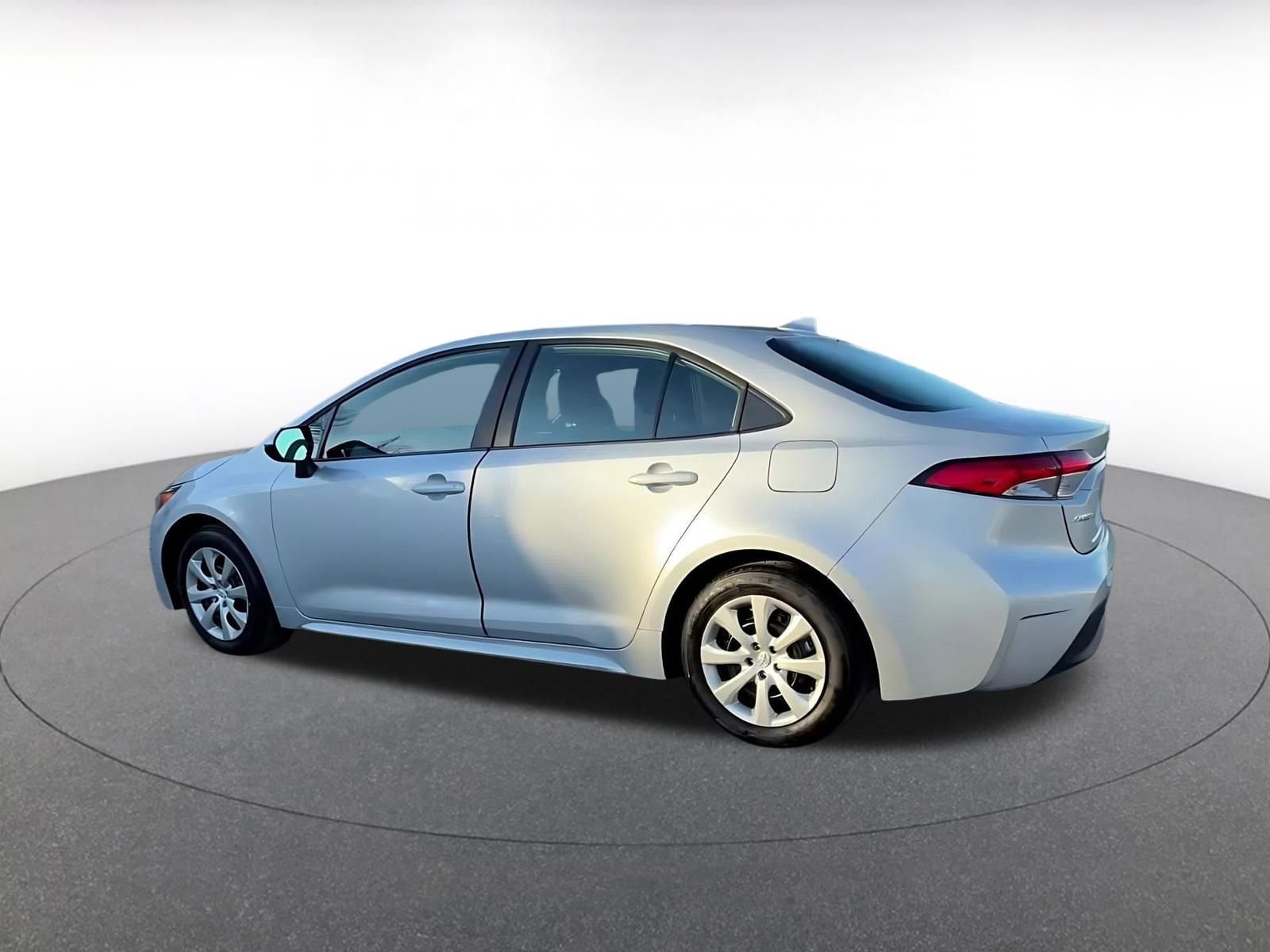 Thumbnail: 2025 Toyota Corolla - 10