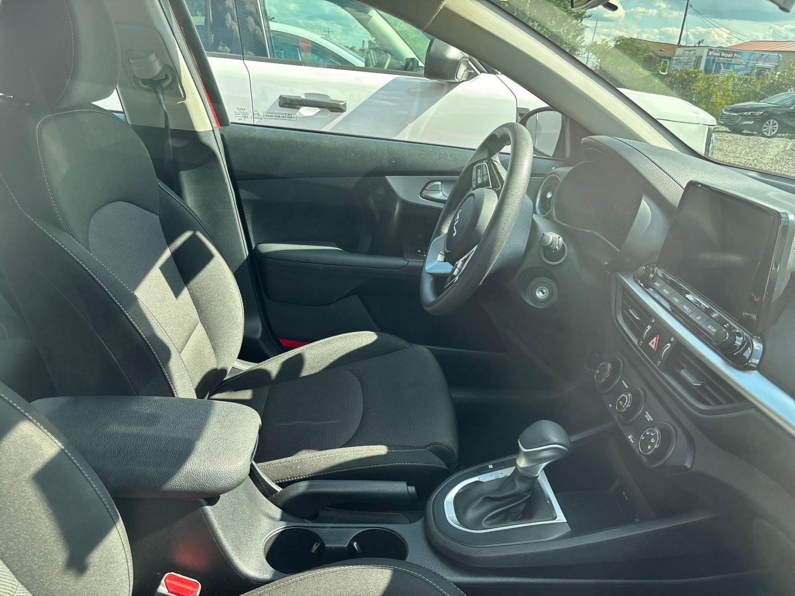 Thumbnail: 2024 Kia Forte - 10