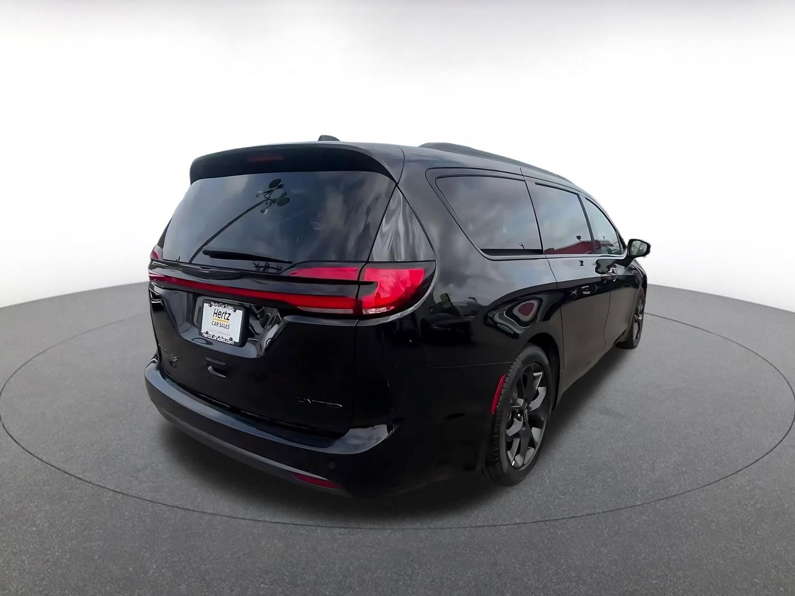Thumbnail: 2025 Chrysler Pacifica - 14