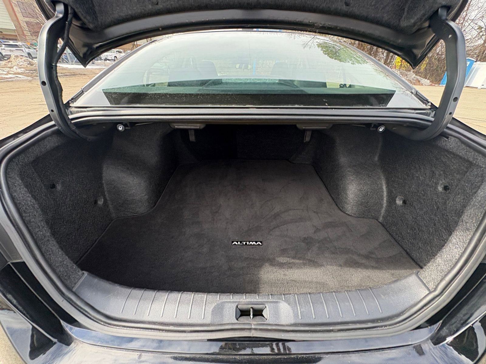 Thumbnail: 2025 Nissan Altima - 32