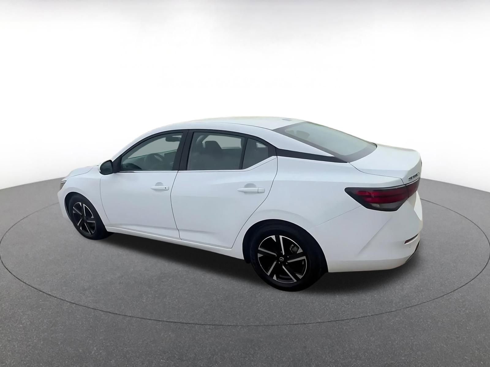 Thumbnail: 2024 Nissan Sentra - 10