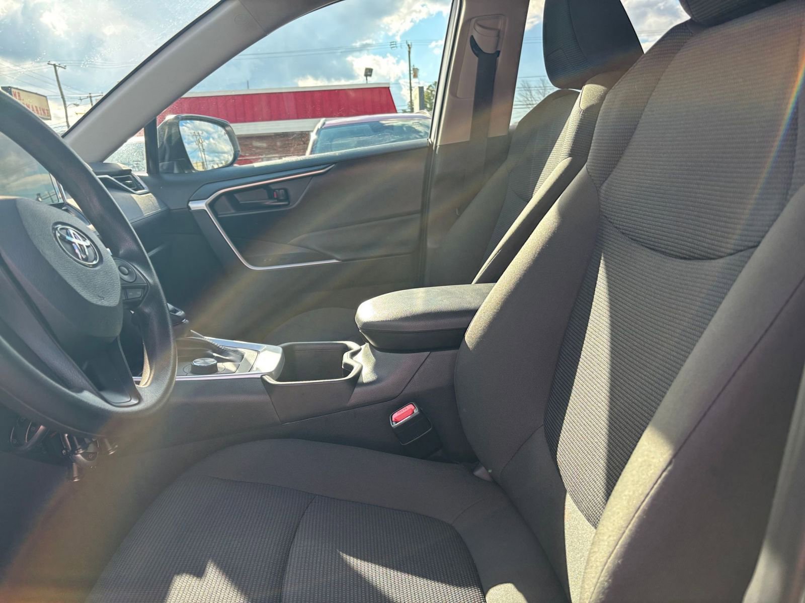 Thumbnail: 2025 Toyota RAV4 - 25