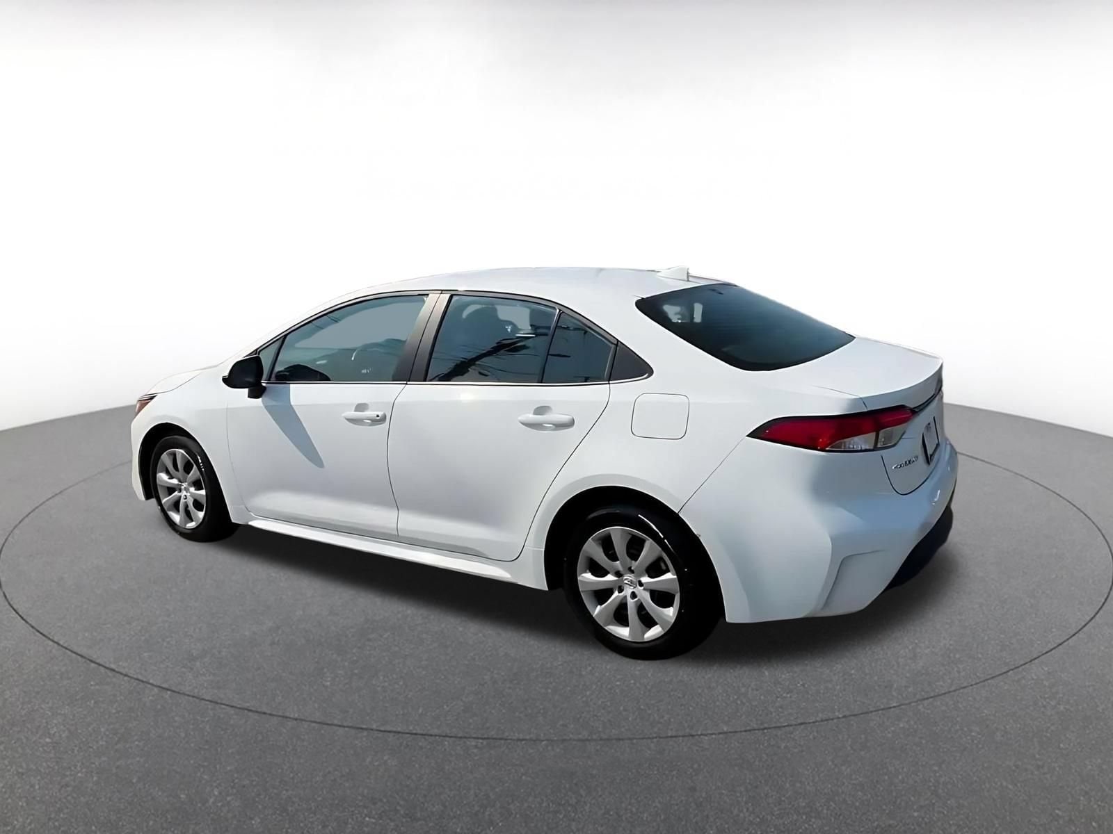 Thumbnail: 2025 Toyota Corolla - 10