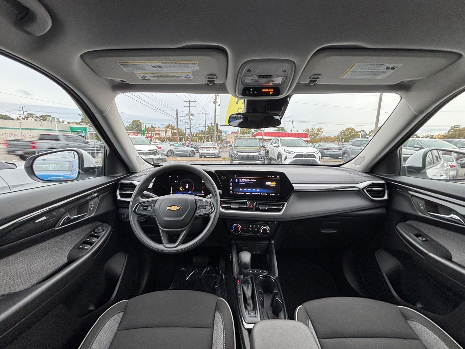 Thumbnail: 2025 Chevrolet TrailBlazer - 32