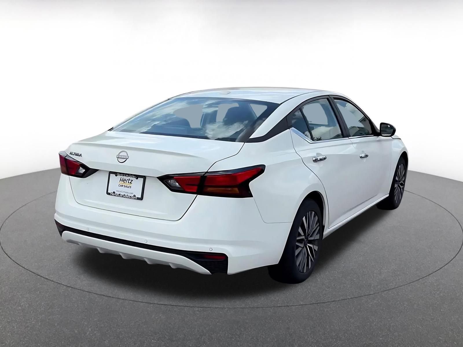 Thumbnail: 2025 Nissan Altima - 15