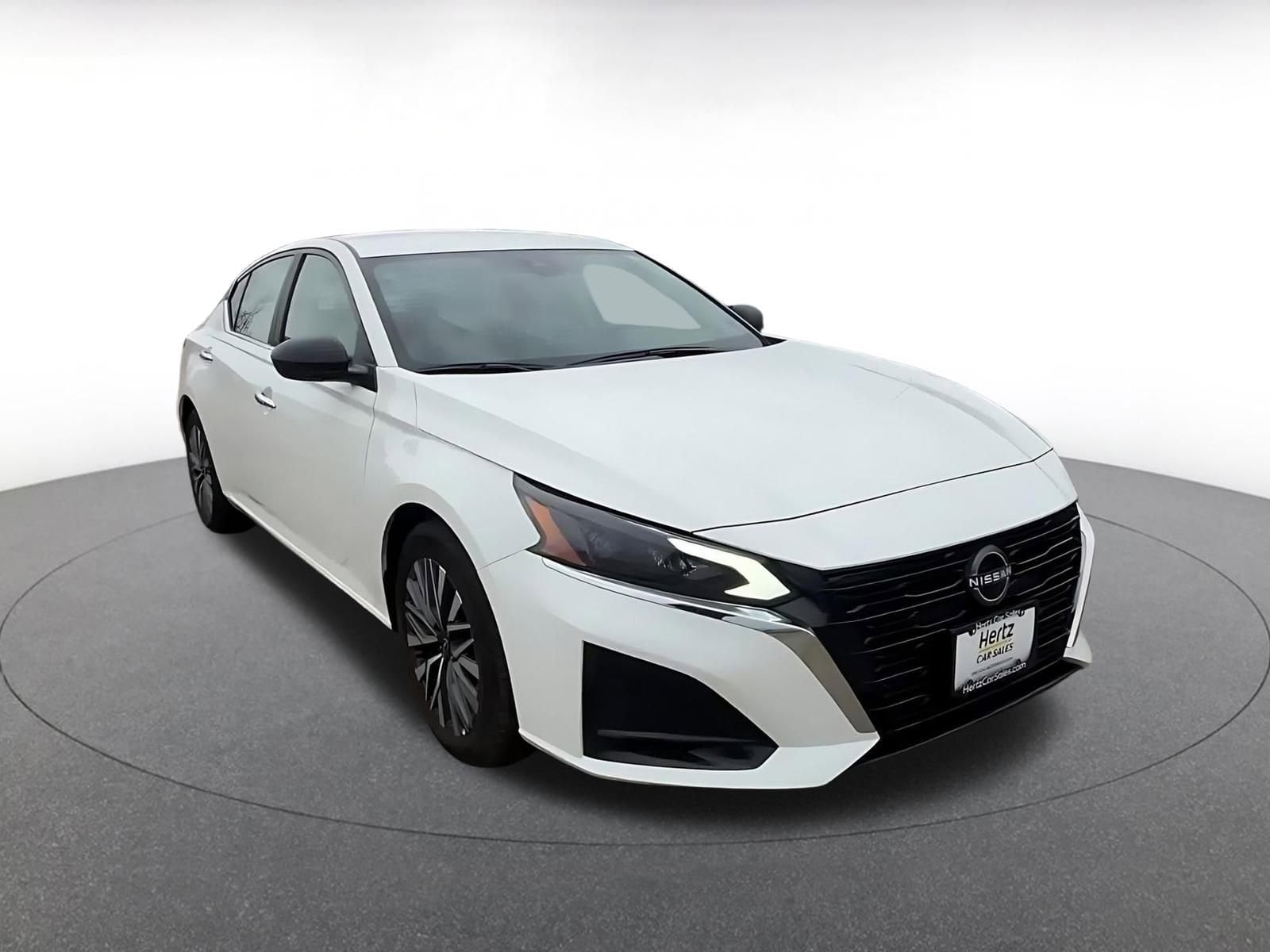 Thumbnail: 2025 Nissan Altima - 3