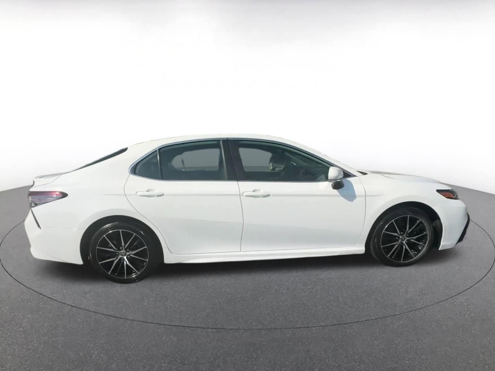Thumbnail: 2024 Toyota Camry - 16