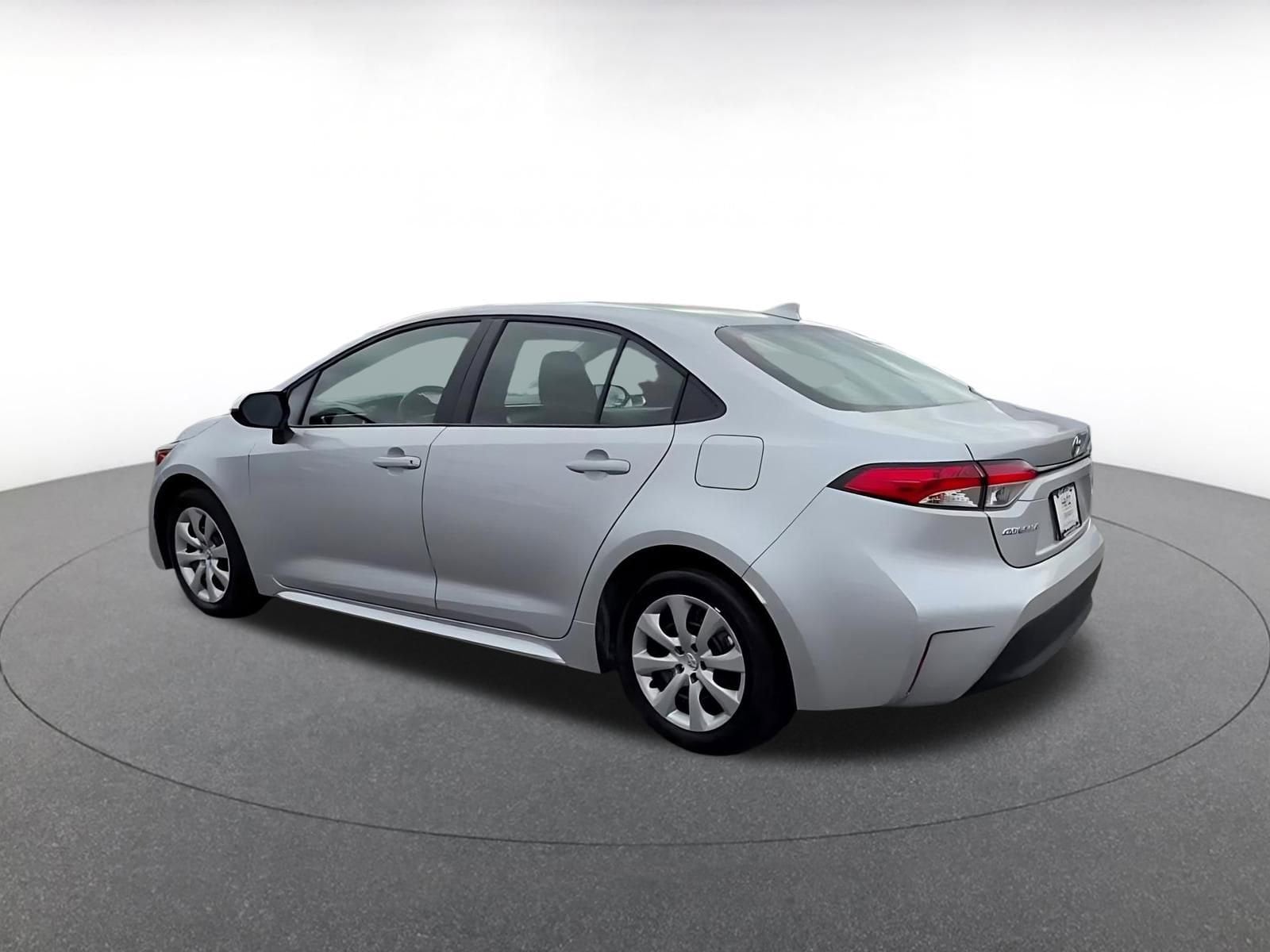 Thumbnail: 2025 Toyota Corolla - 10