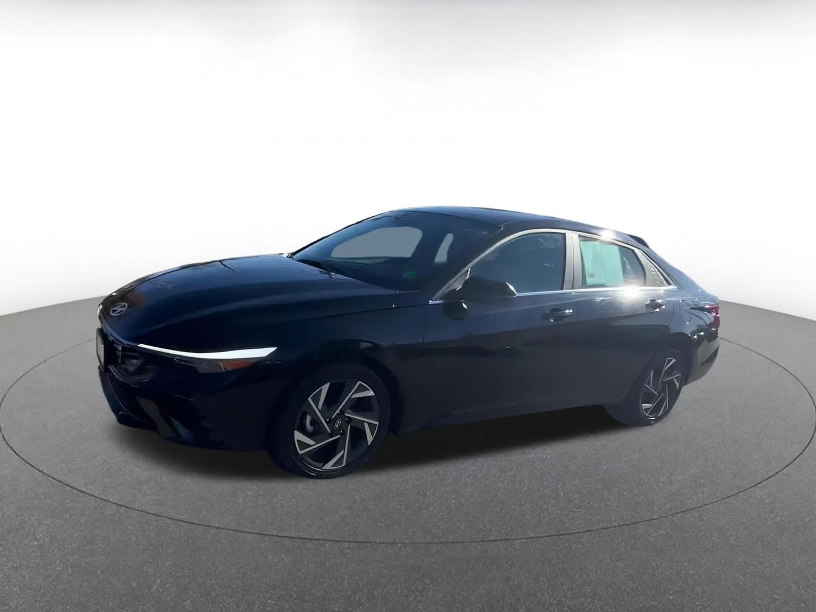 Thumbnail: 2025 Hyundai Elantra - 7