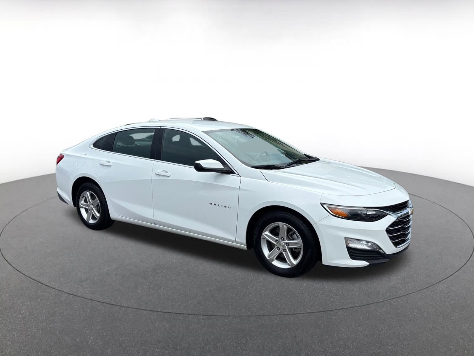 Thumbnail: 2024 Chevrolet Malibu - 1