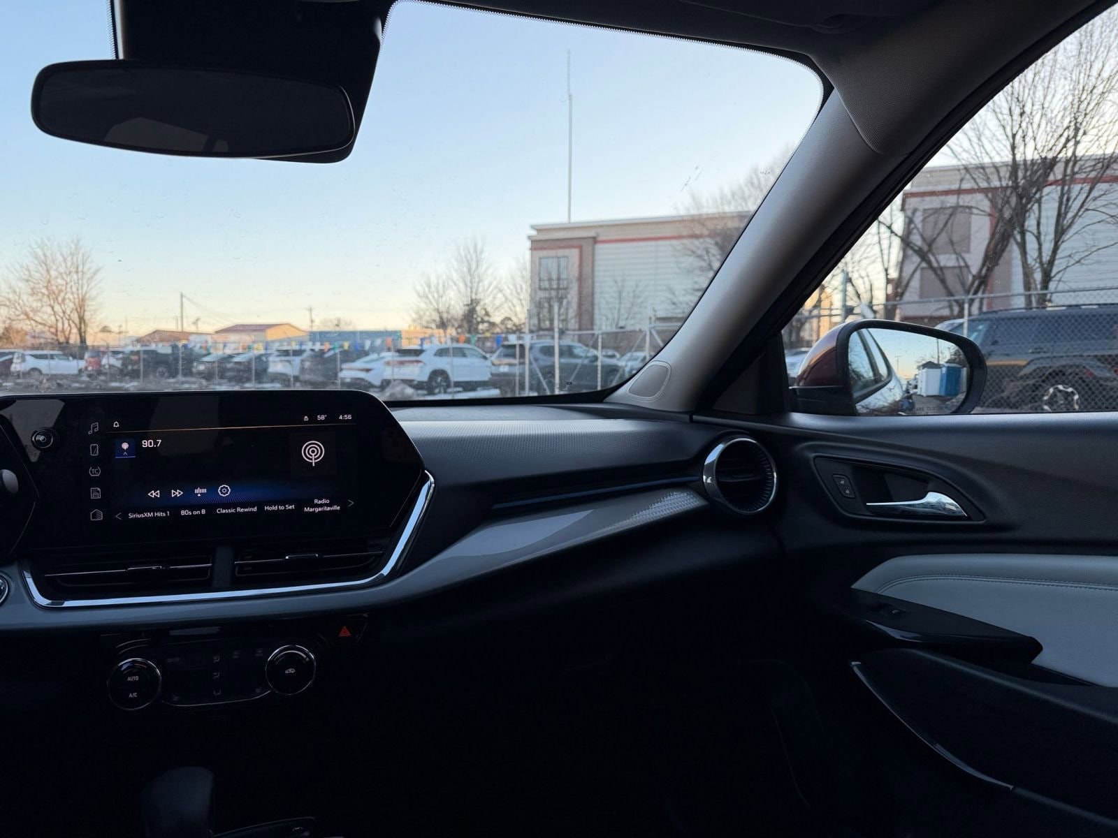 Thumbnail: 2025 Chevrolet Trax - 34