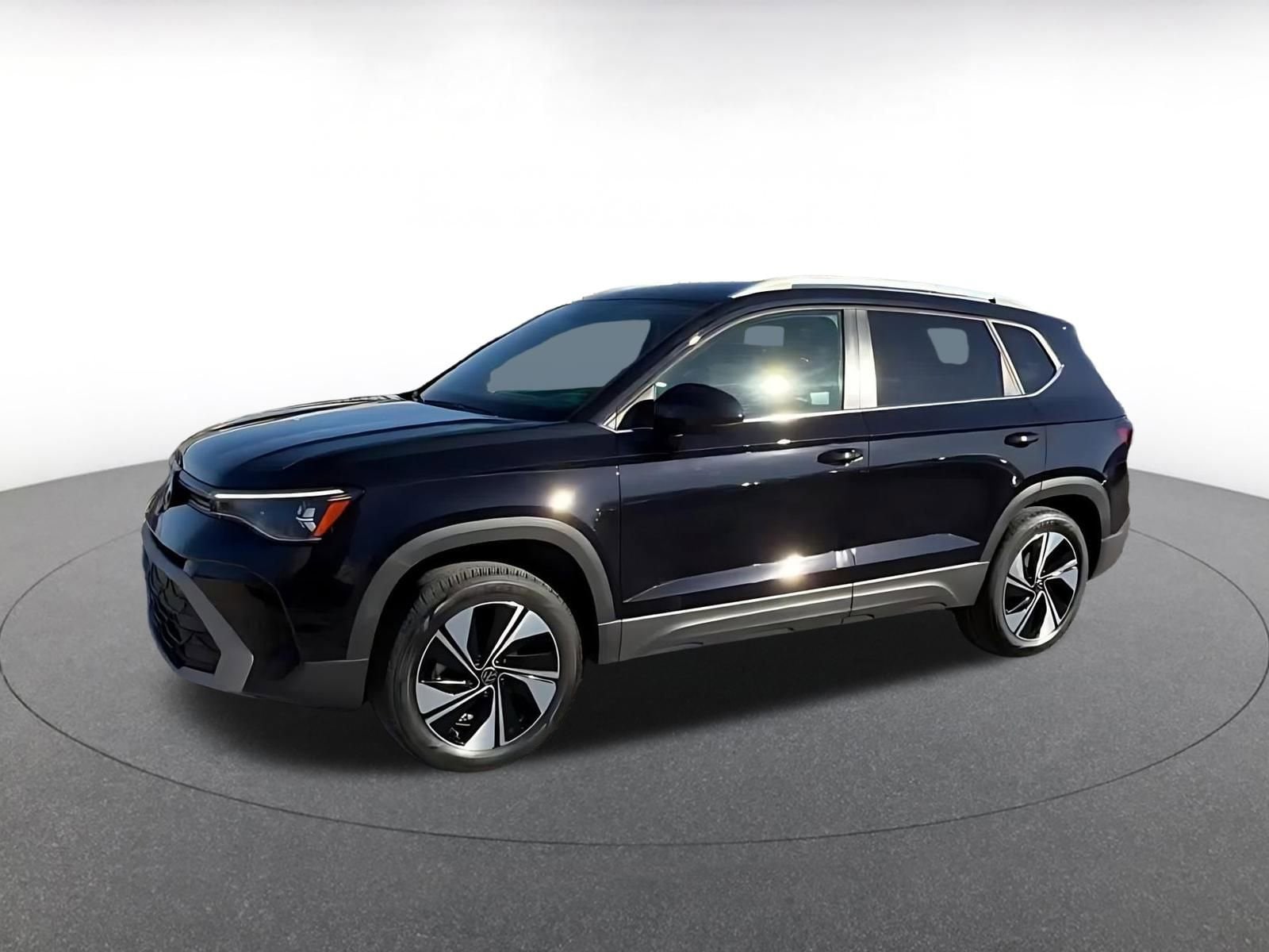 Thumbnail: 2025 Volkswagen Taos - 8