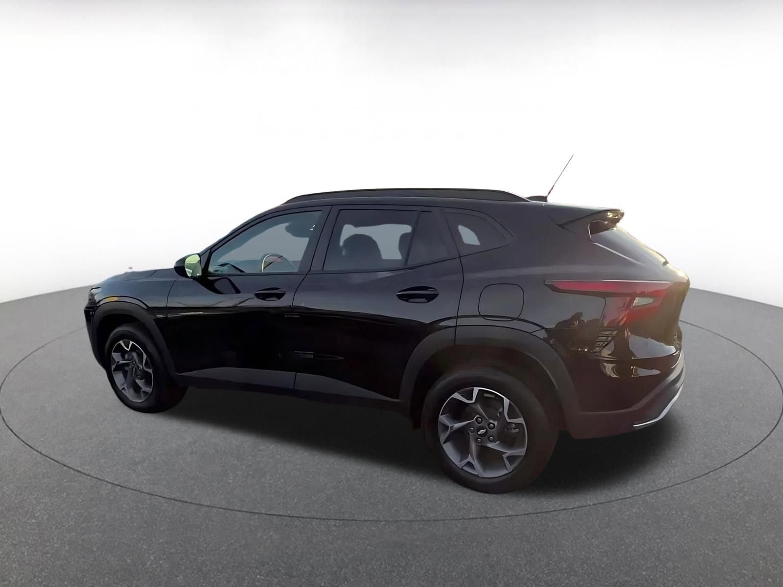 Thumbnail: 2025 Chevrolet Trax - 10