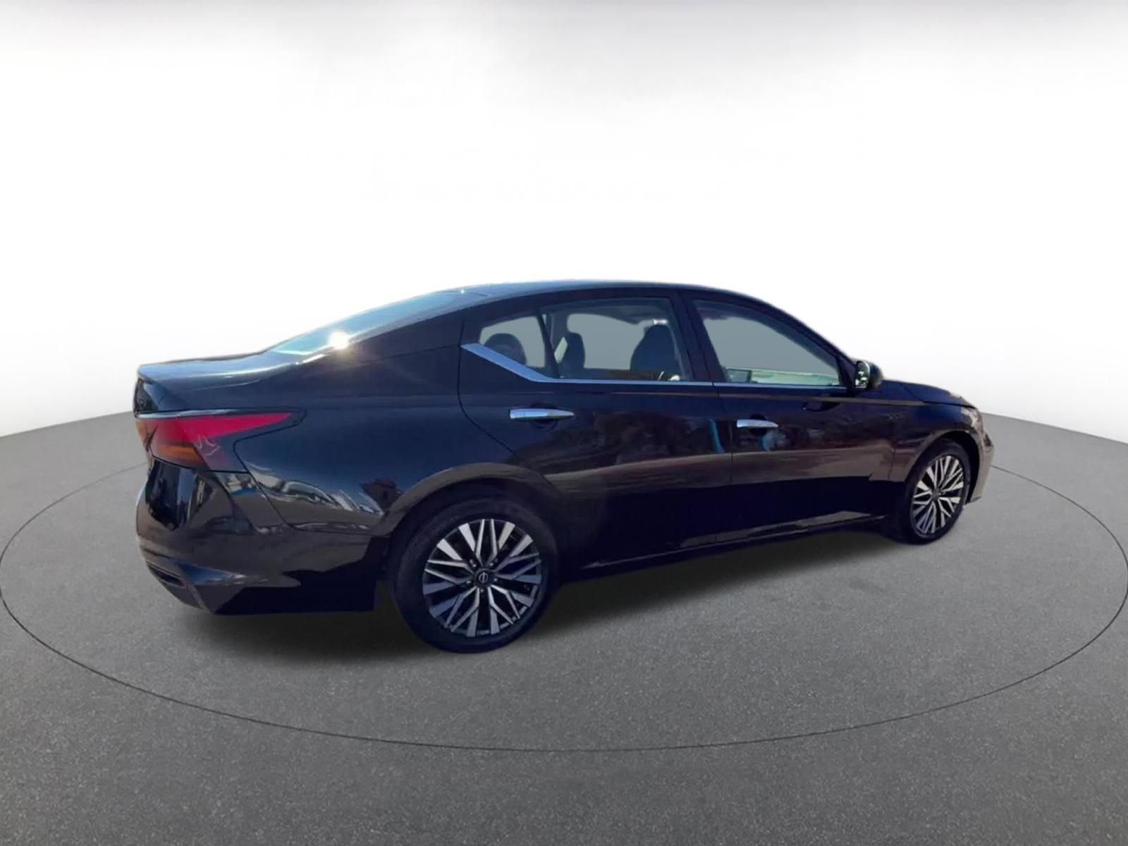 Thumbnail: 2025 Nissan Altima - 15