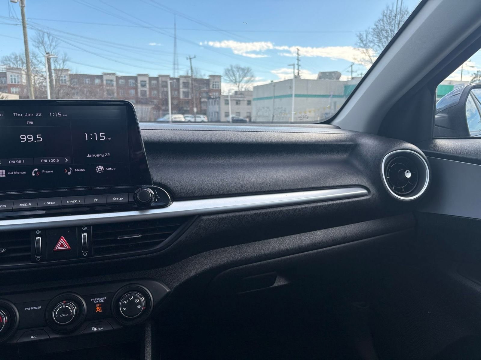 Thumbnail: 2024 Kia Forte - 33