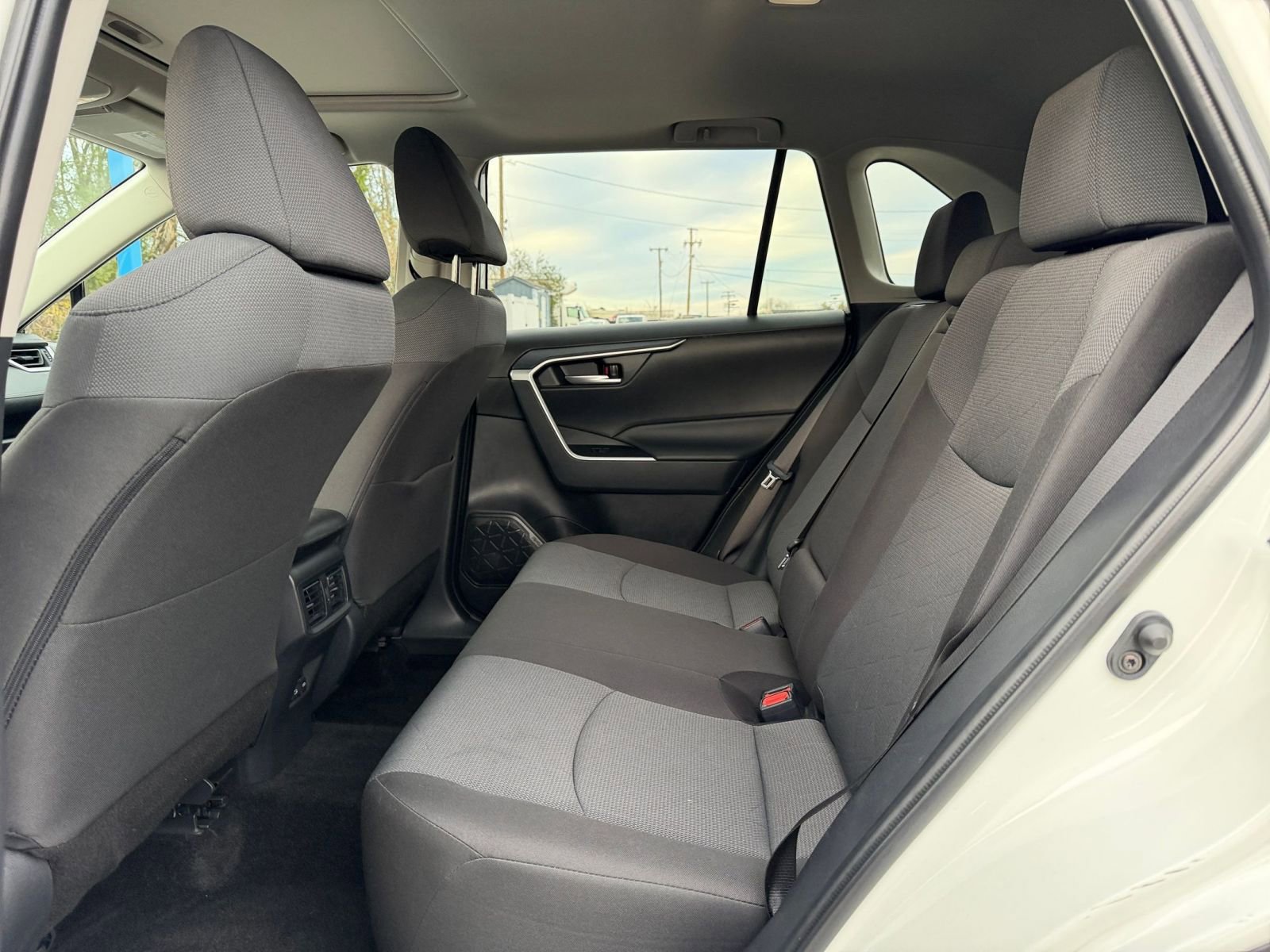 Thumbnail: 2025 Toyota RAV4 - 27