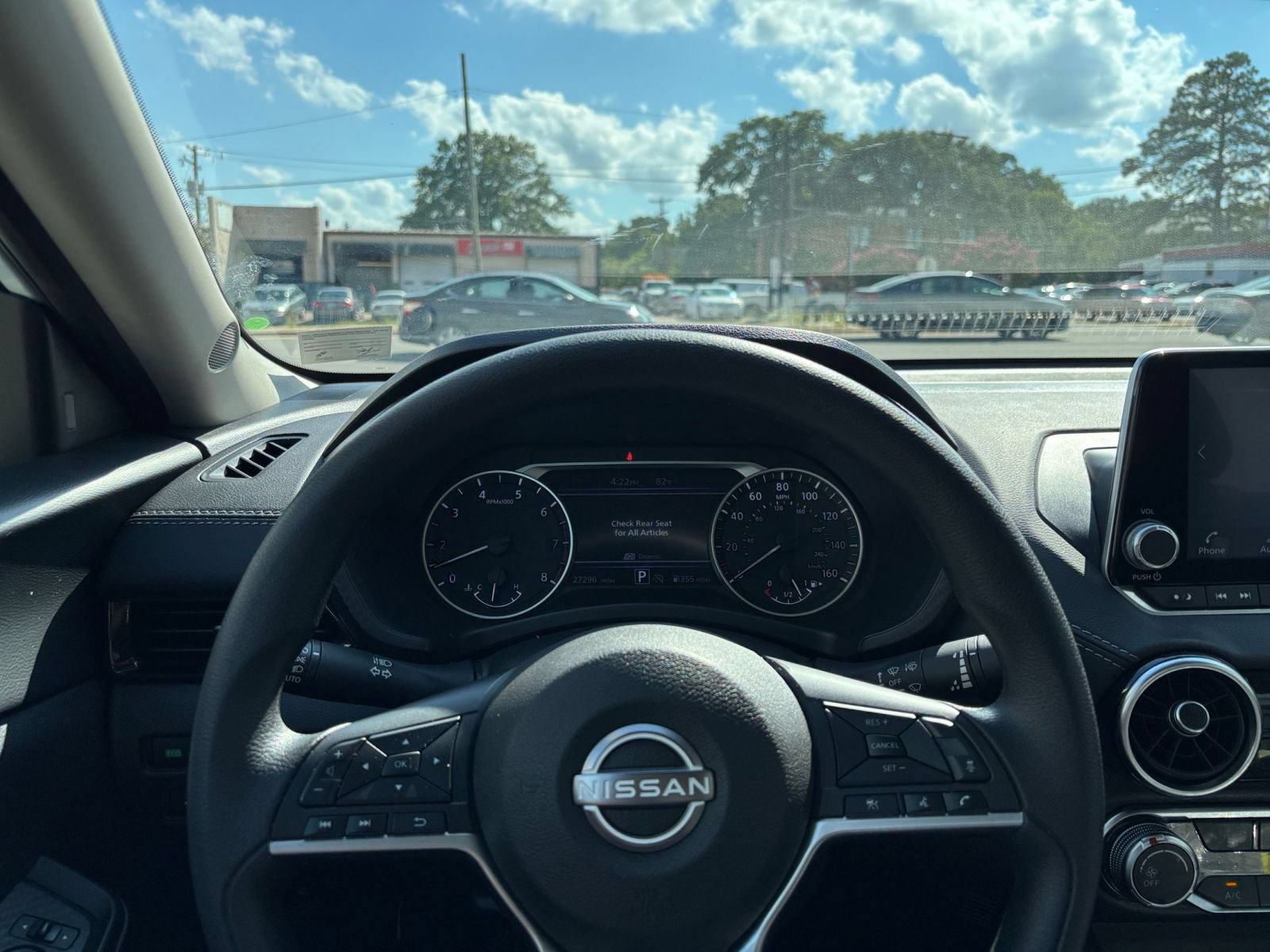 Thumbnail: 2025 Nissan Sentra - 32