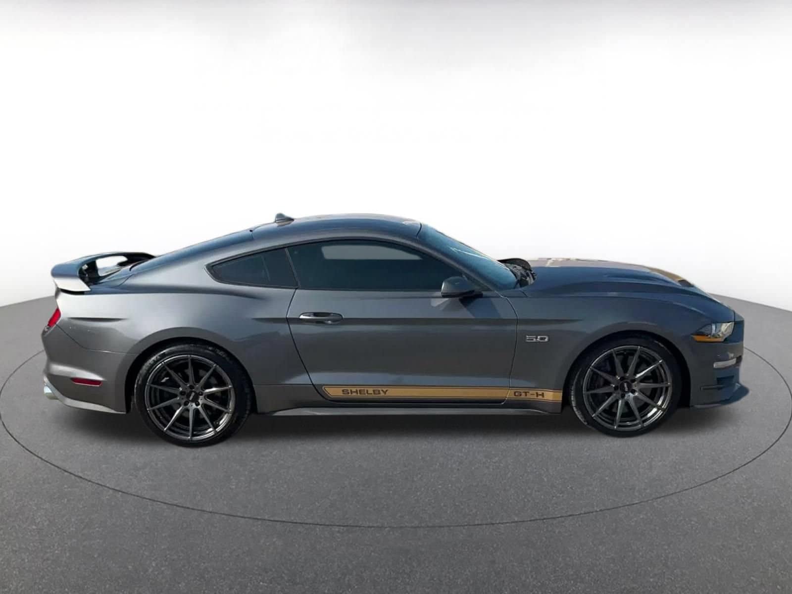 Thumbnail: 2022 Ford Mustang - 15