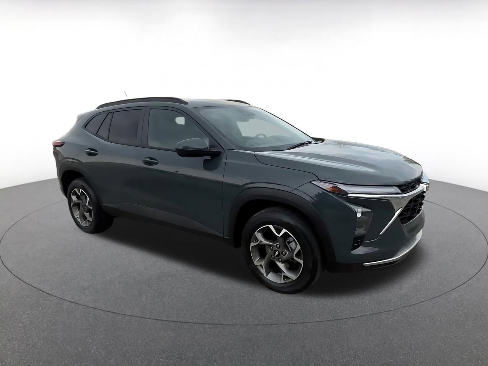 Thumbnail: 2025 Chevrolet Trax - 2