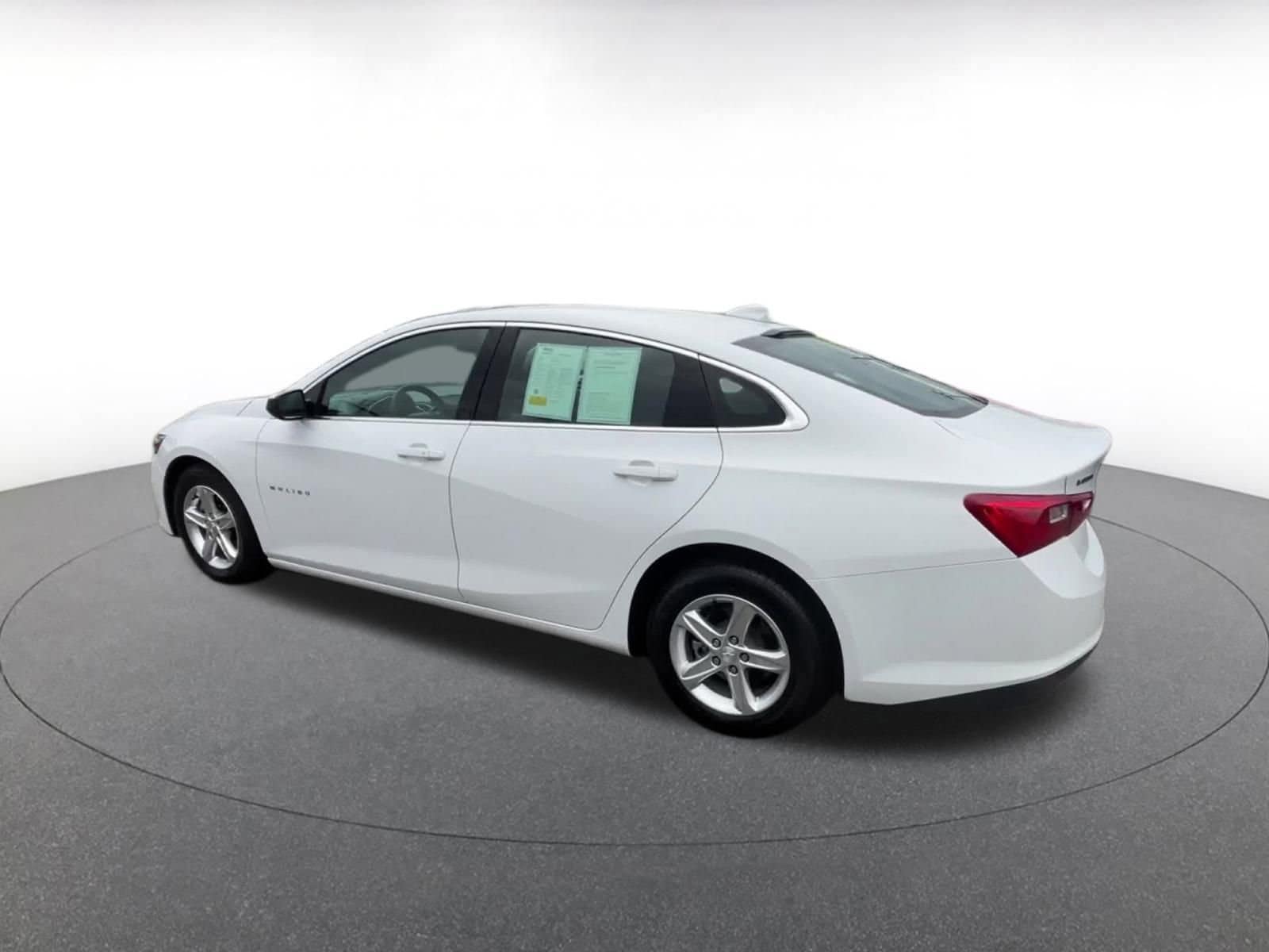 Thumbnail: 2024 Chevrolet Malibu - 10