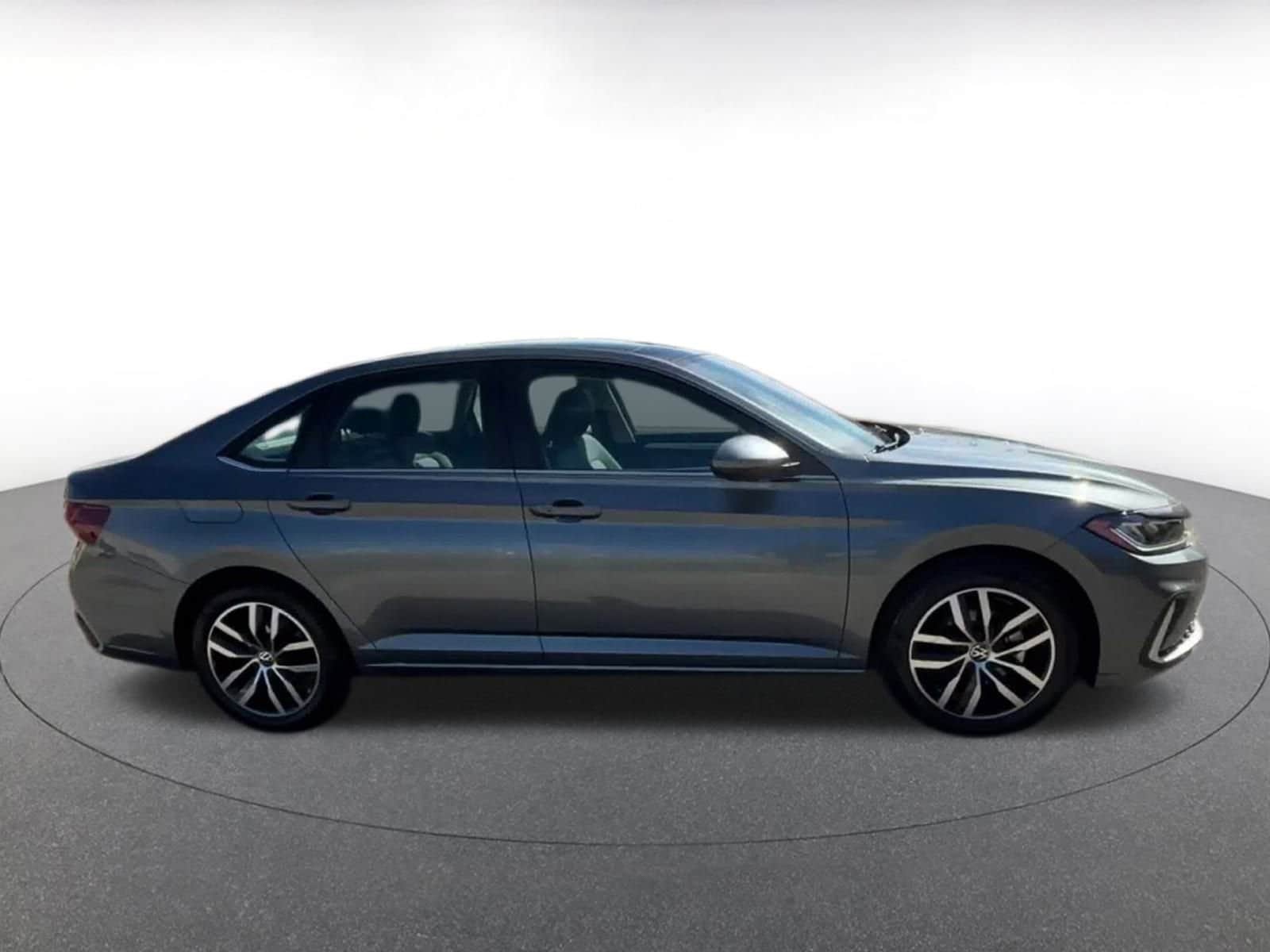 Thumbnail: 2025 Volkswagen Jetta - 16