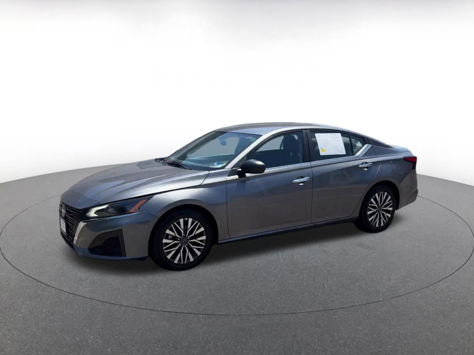 Thumbnail: 2025 Nissan Altima - 8
