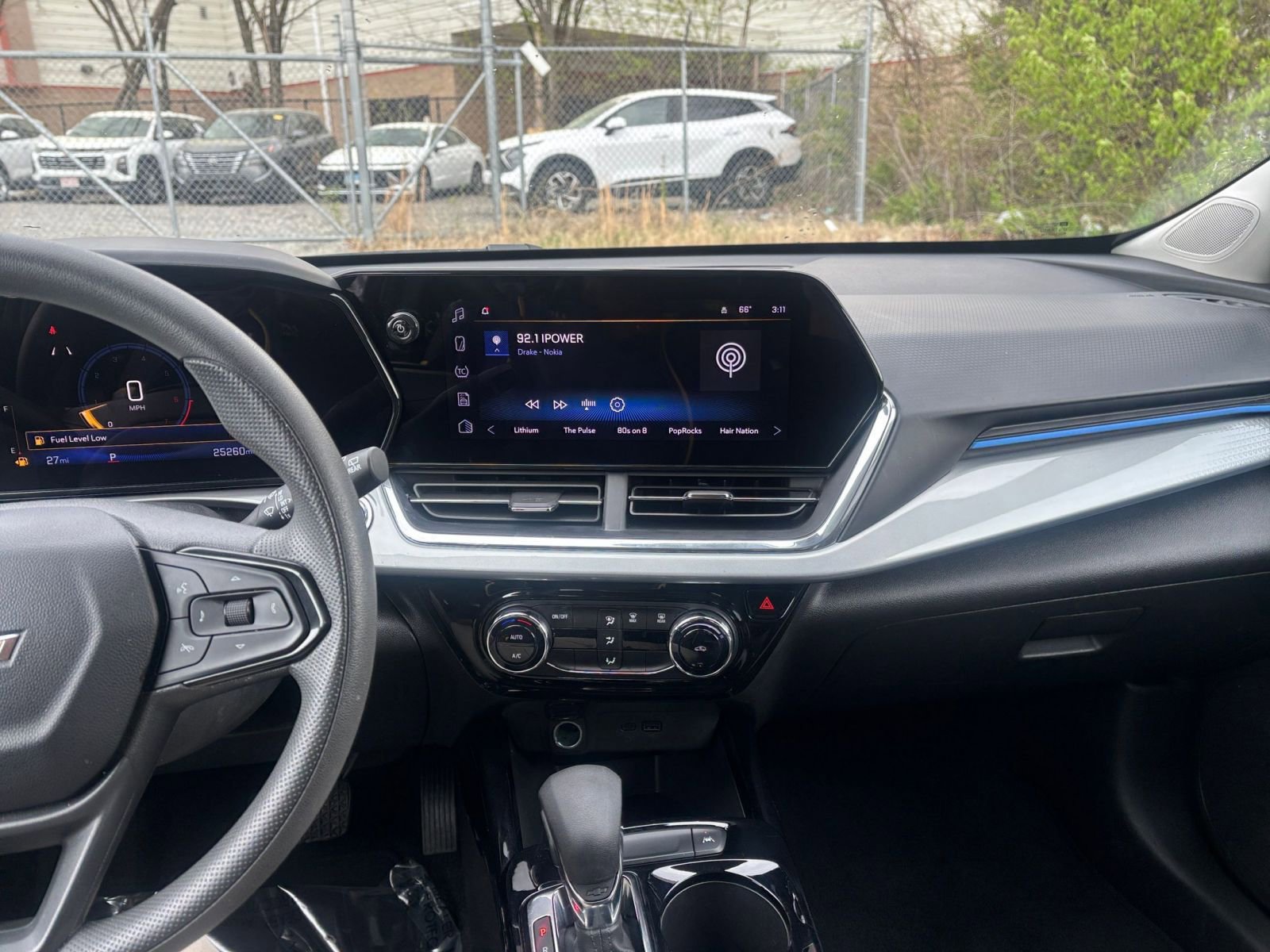 Thumbnail: 2025 Chevrolet Trax - 17