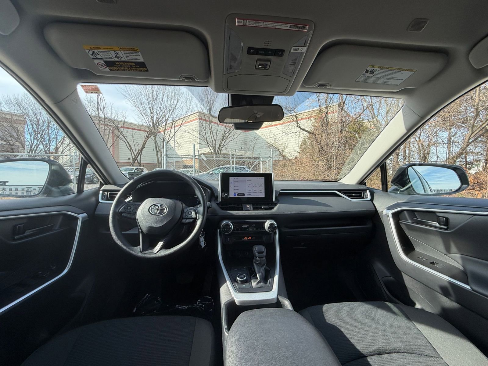 Thumbnail: 2025 Toyota RAV4 - 32