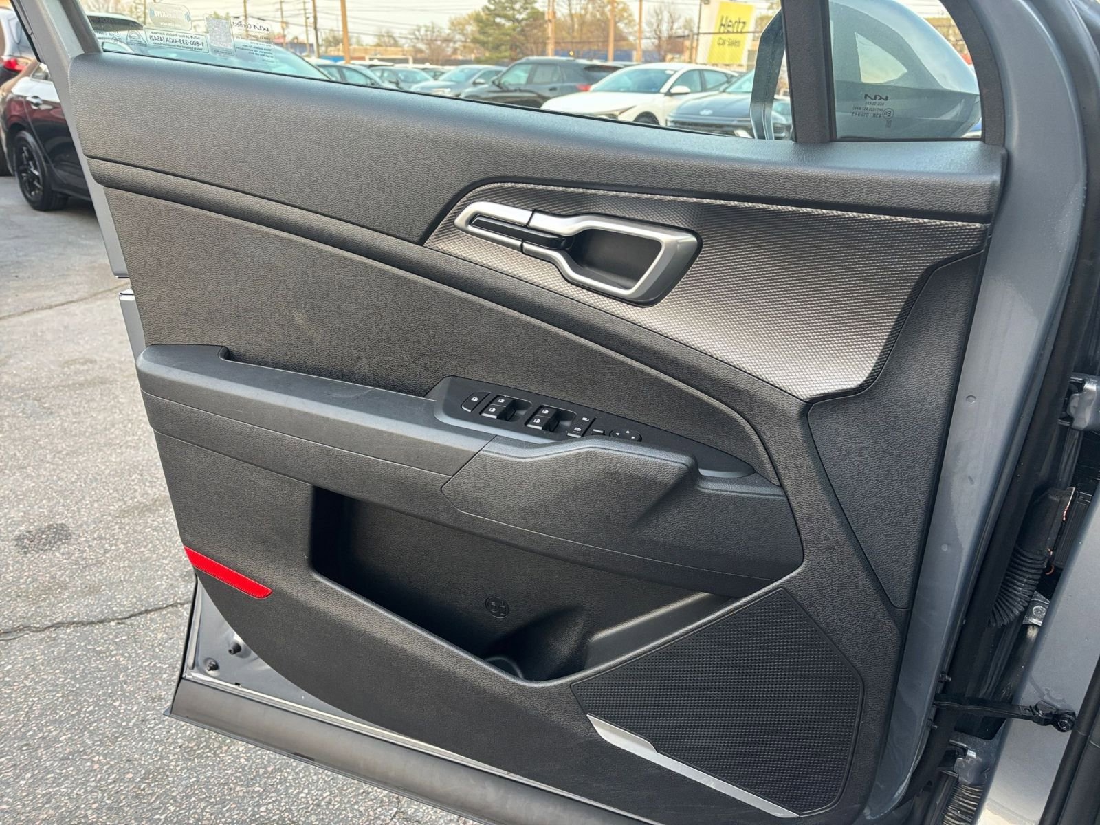 Thumbnail: 2025 Kia Sportage - 18