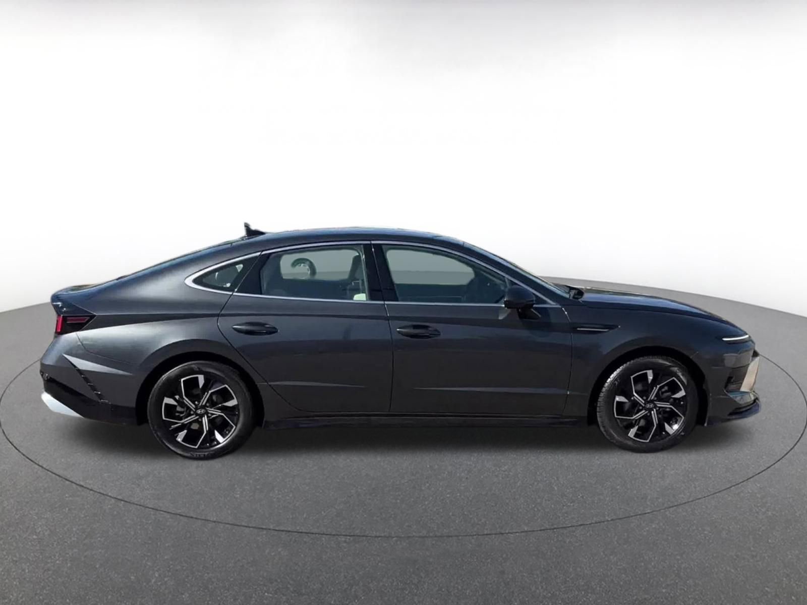 Thumbnail: 2025 Hyundai Sonata - 16