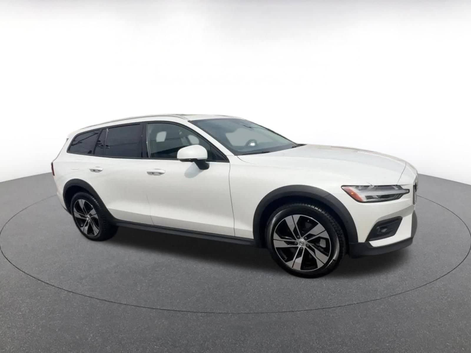 Thumbnail: 2025 Volvo S60 - 2