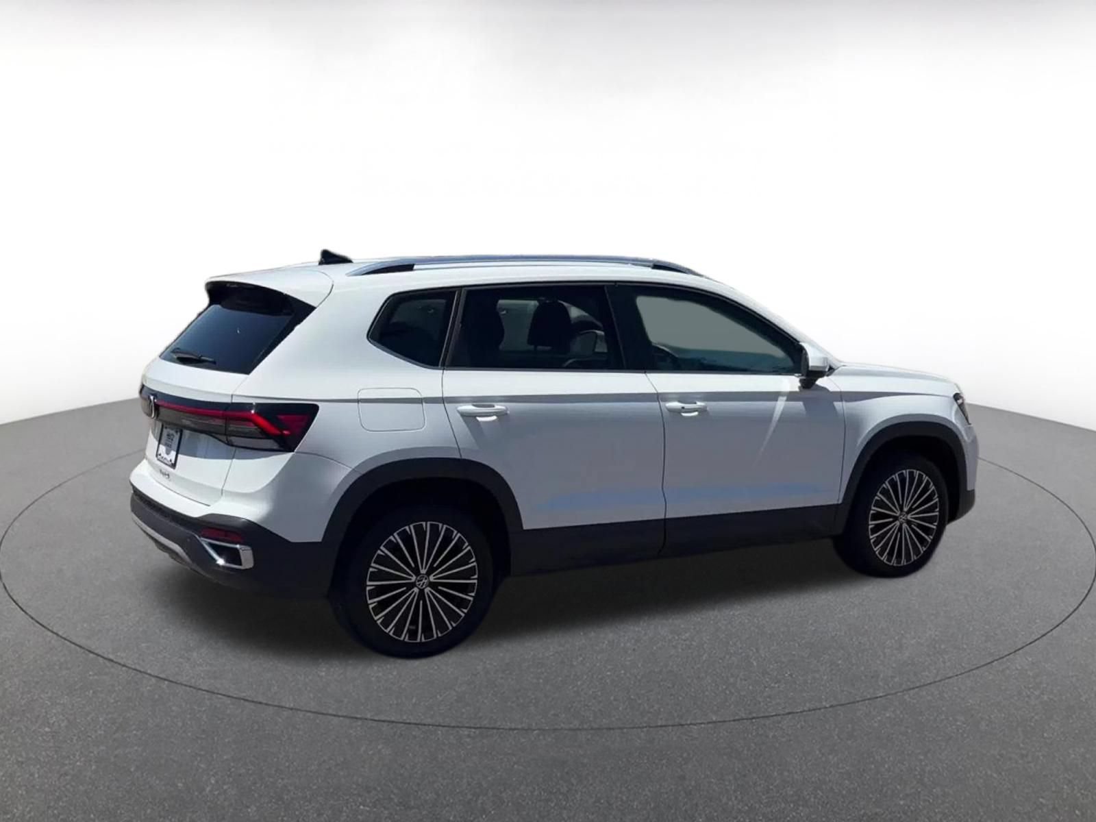 Thumbnail: 2025 Volkswagen Taos - 15