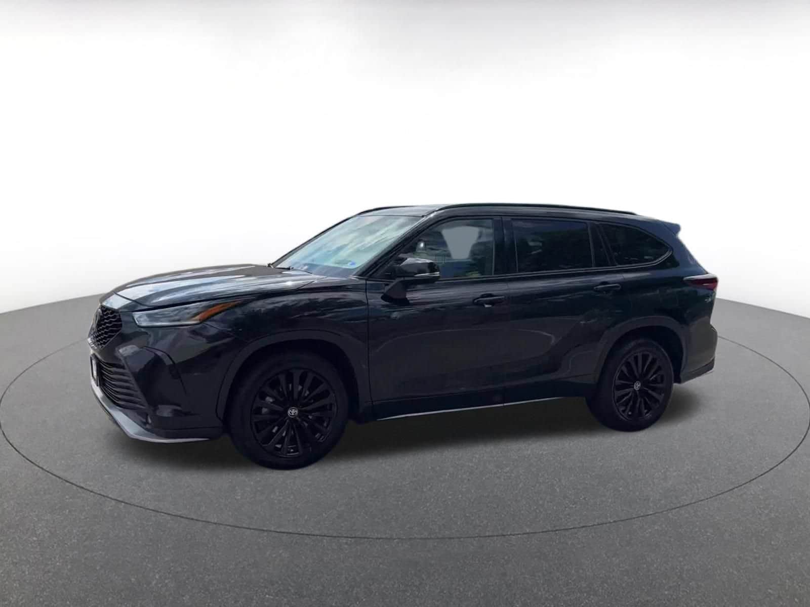 Thumbnail: 2024 Toyota Highlander - 8