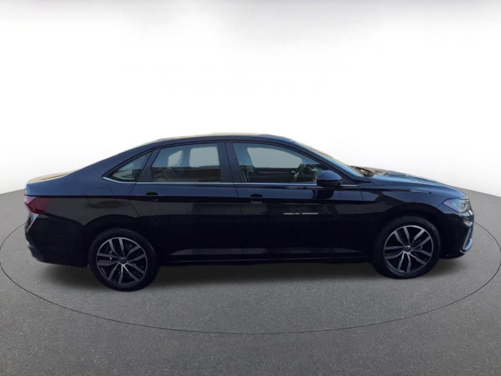 Thumbnail: 2025 Volkswagen Jetta - 16