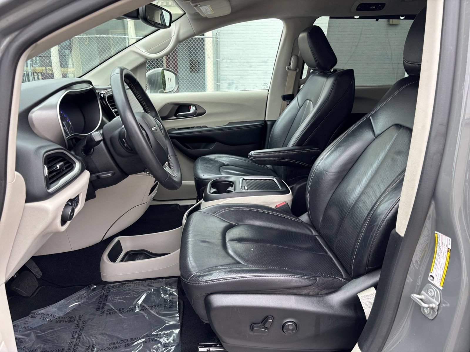 Thumbnail: 2022 Chrysler Pacifica - 29