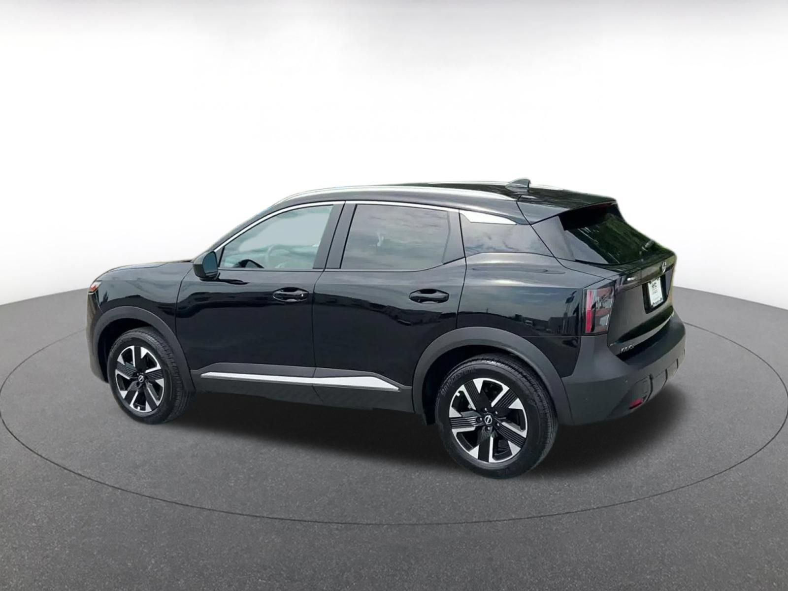 Thumbnail: 2026 Nissan Kicks - 8