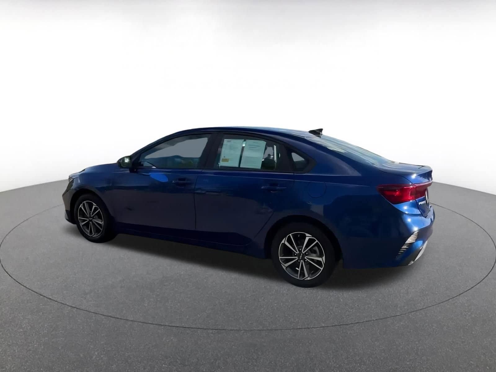 Thumbnail: 2023 Kia Forte - 10