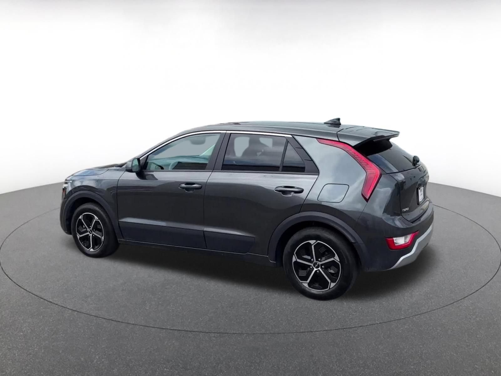 Thumbnail: 2026 Kia Niro - 10
