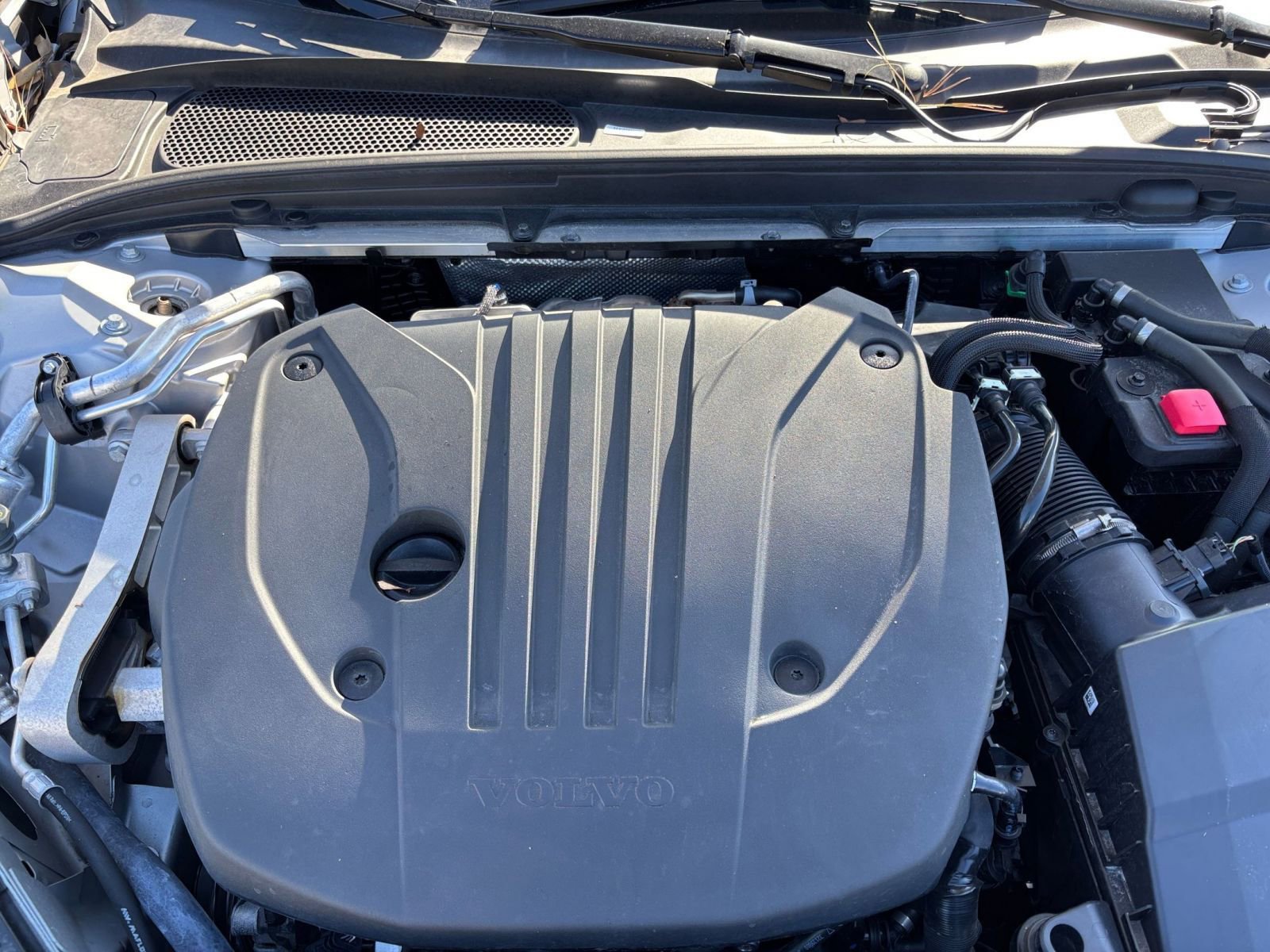 Thumbnail: 2025 Volvo S60 - 32