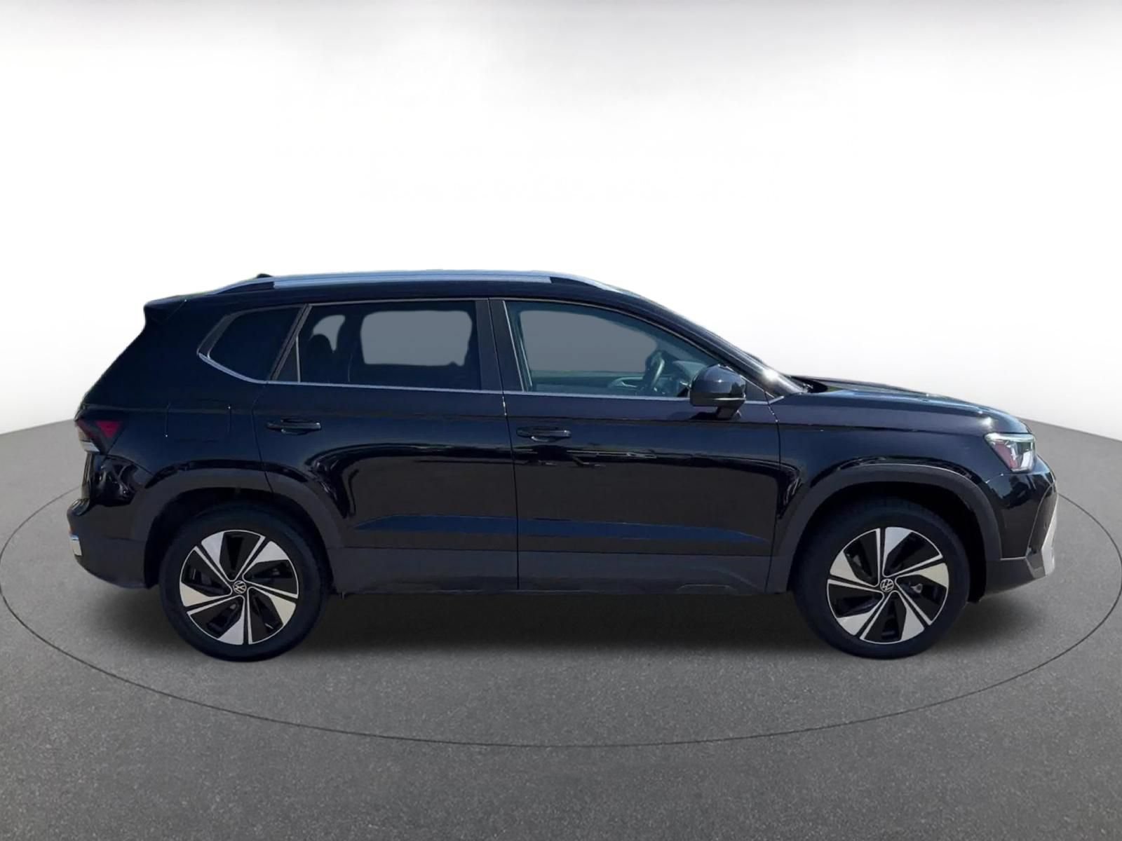 Thumbnail: 2025 Volkswagen Taos - 16