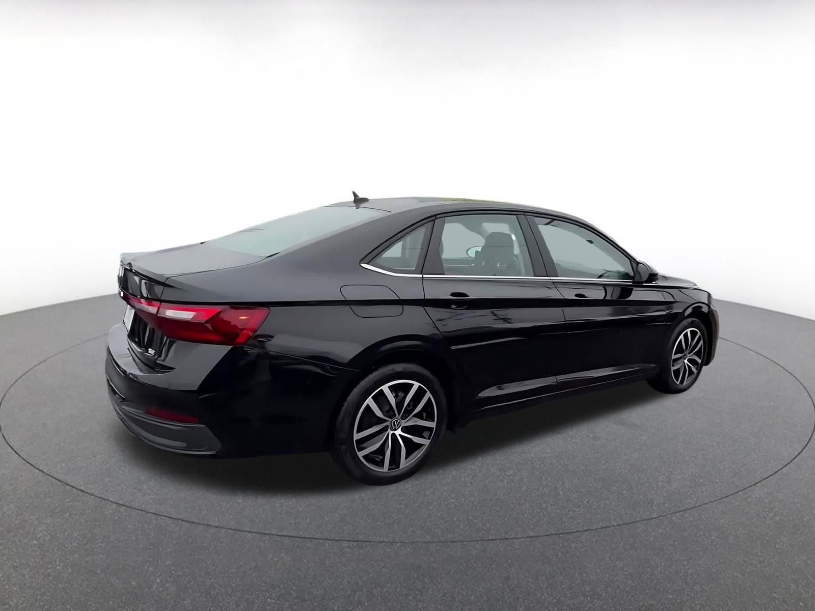 Thumbnail: 2025 Volkswagen Jetta - 15