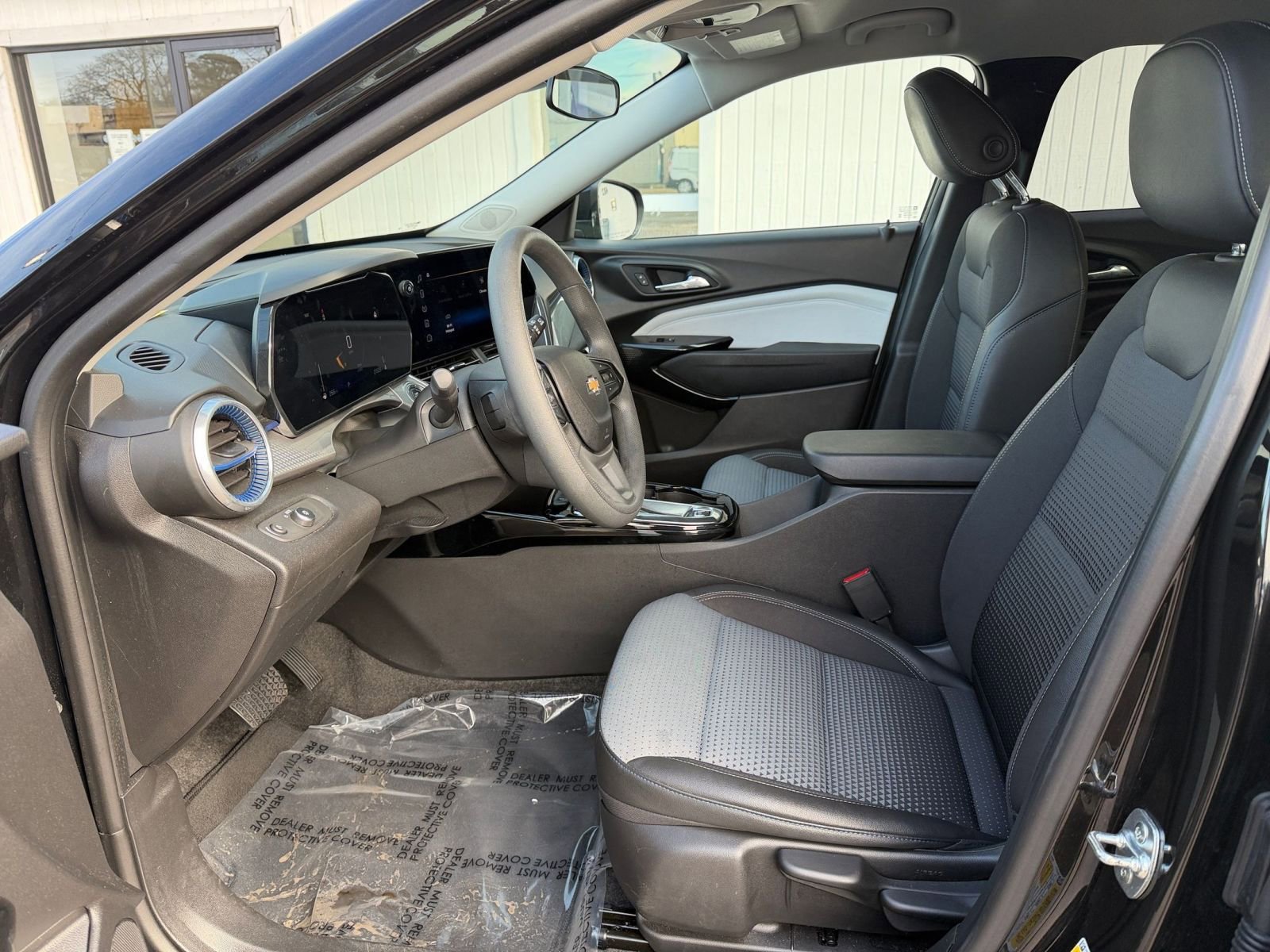 Thumbnail: 2025 Chevrolet Trax - 24